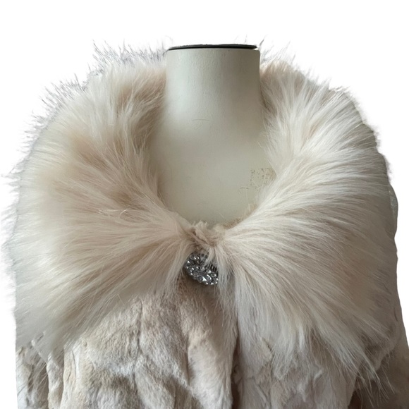 -Andrew Marc New York Faux Fur Tan 2 Tone Coat size Large - Picture 9 of 15